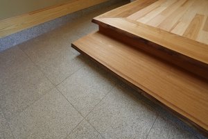 無垢の式台と玄関框