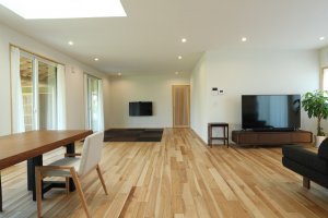 広々としたLDK。奥にはタタミコーナー