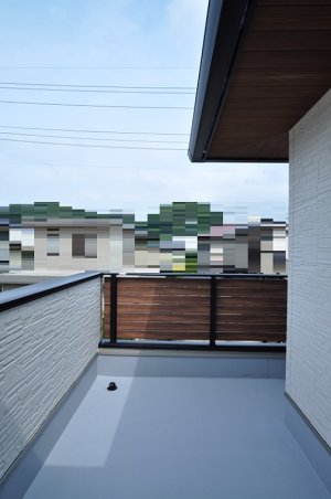 晴れた日に洗濯物を干せるようにバルコニーを設置