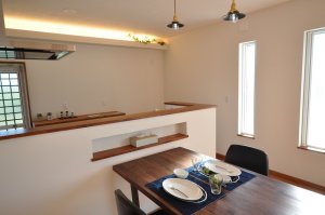 間接照明のあるキッチン