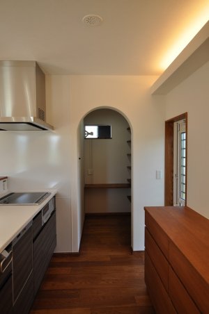 アール壁を使用したパントリー入り口