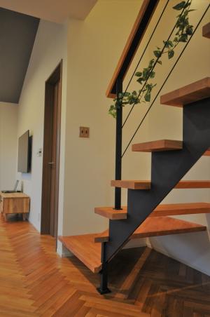 アイアン手摺階