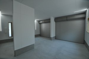電動シャッター付きインナーガレージ内部