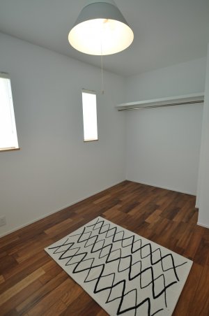 オープンクローゼットのある子供室