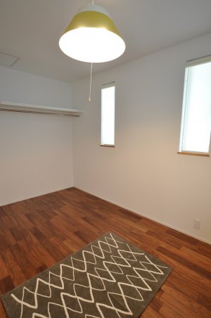 オープンクローゼットのある子供室