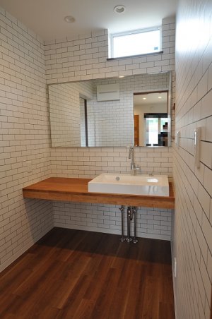 清潔感あふれる洗面