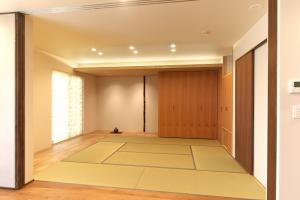 間接照明、造作床の間のある和室