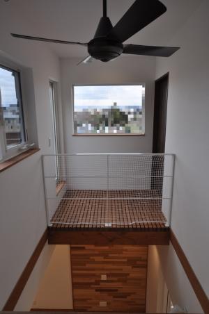 バルコニーへ出るための「すのこ通路」