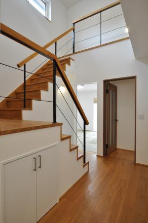 ＬＤＫから繋がる開放的な階段