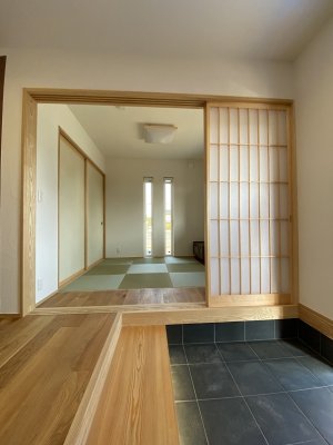 メンテナンスがしやすいワーロン障子を使用した和室