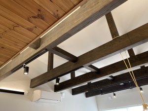 重厚感のある見せ梁