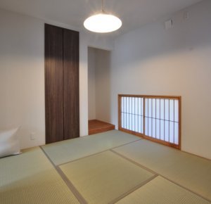 和室には床の間も設置しました