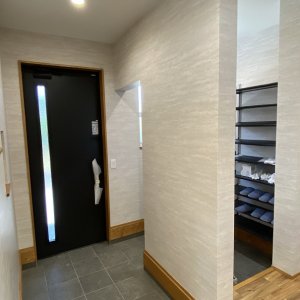 お客様玄関と家族玄関