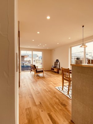 大きな開口部で明るいLDK