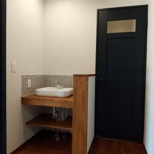 カウンター下に収納