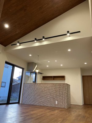 勾配天井で開放的なＬＤＫ