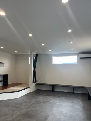 外の景色を眺めながらキッチン作業ができます