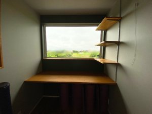 見晴らしの良い書斎