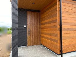 アクセントはレッドシダー