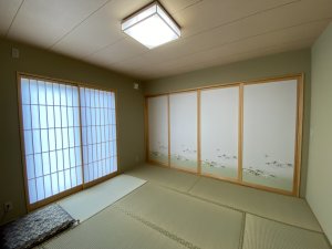 LDKに続く大壁和室（柱が見えない作り）