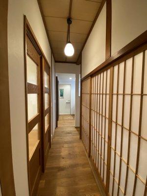クロスを張り替え廊下も明るく