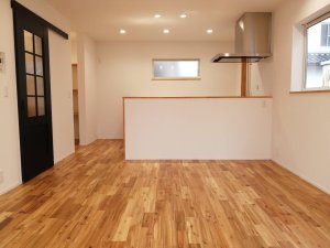 木の温もりを感じられるLDK