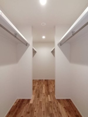 広々ウォークインクローゼット