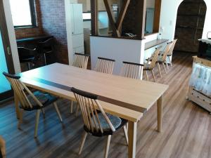 大きなダイニングテーブル